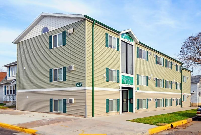 528 Center St, Winona, MN 55987