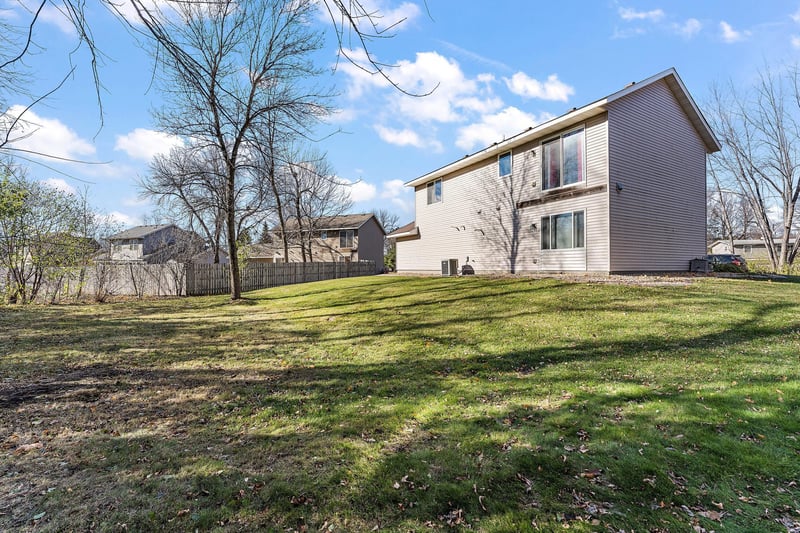 23420 Water Ln, Hampton, MN 55031