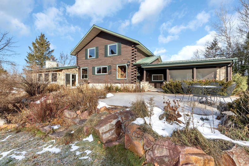 561 Robert St, Hill City, MN 55748