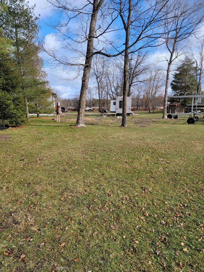 980 Malone Park Rd, Isle, MN 56342