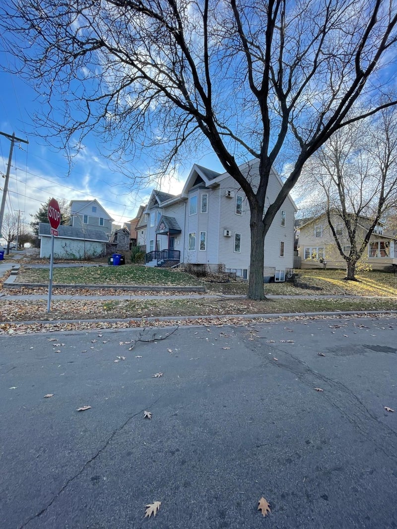 8 Winter St, Saint Paul, MN 55103