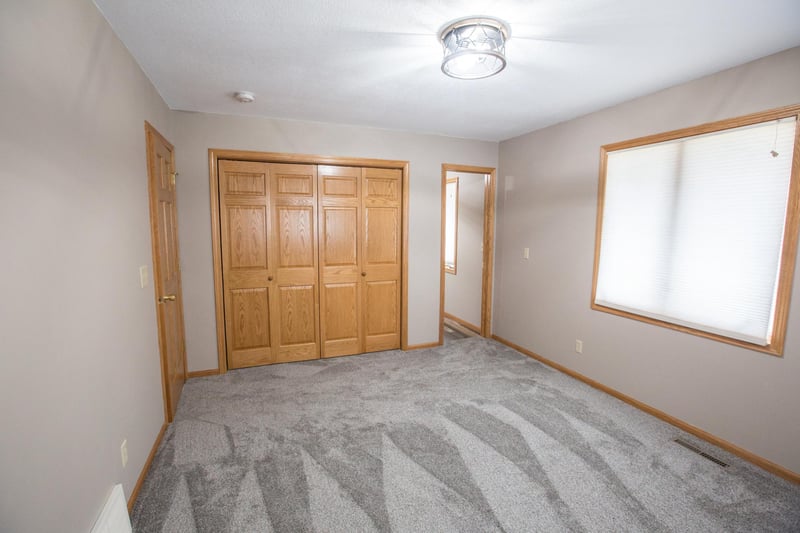 347 Hickory St, Dawson, MN 56232