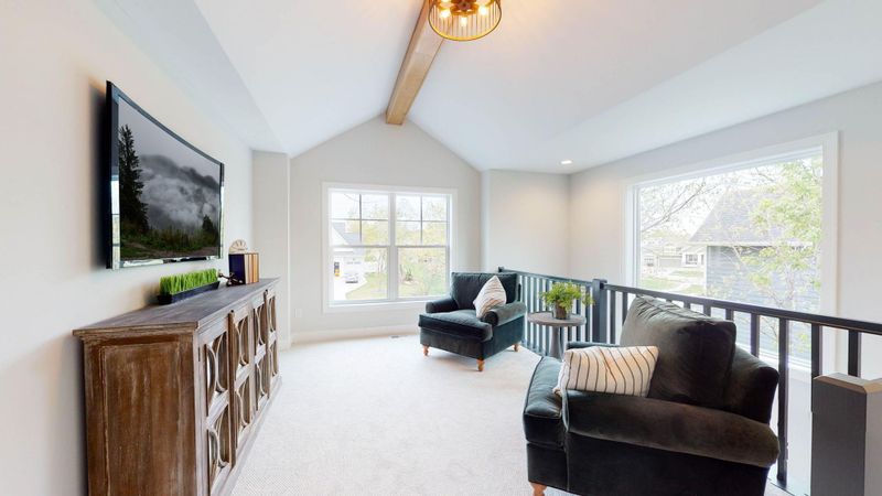 19135 Easton Rd, Wayzata, MN 55391