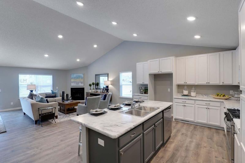 9267 62nd St S, Cottage Grove, MN 55016
