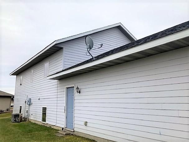 1237 W Menk Dr, Saint Peter, MN 56082