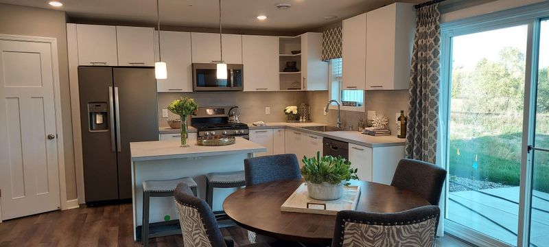 1005 Field Ct, Plymouth, MN 55340