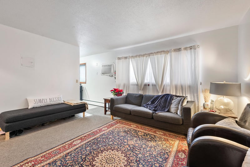 7233 W Broadway Ave, Brooklyn Park, MN 55428