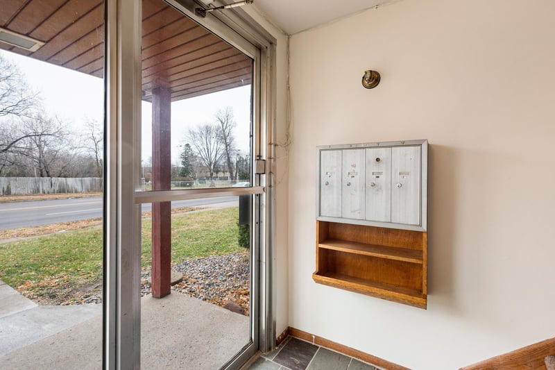 7233 W Broadway Ave, Brooklyn Park, MN 55428