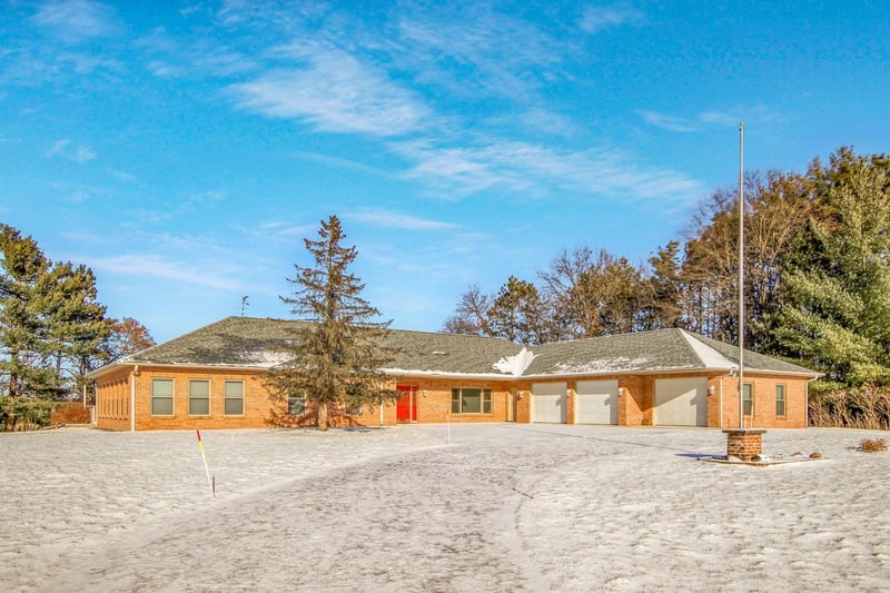 430 S Beach Dr, Altoona, WI 54720