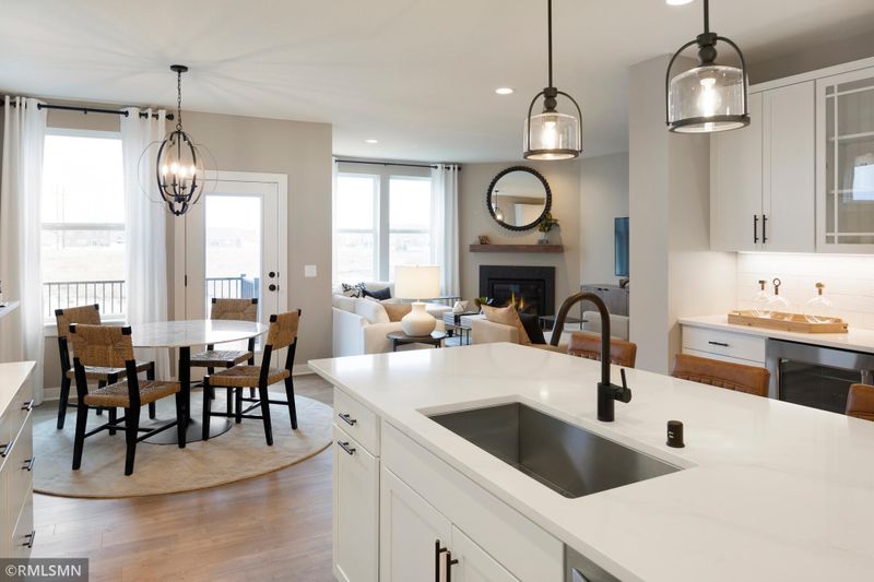 4571 Schilling Way, Woodbury, MN 55129