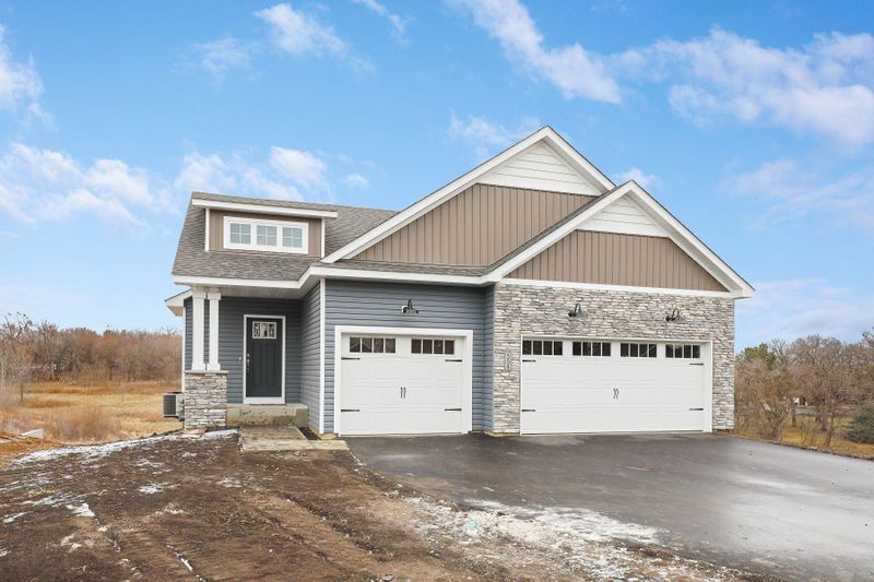 770 Crossroads Ct S, Chanhassen, MN 55317