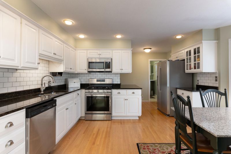 9800 Janero Ct N, White Bear Lake, MN 55115