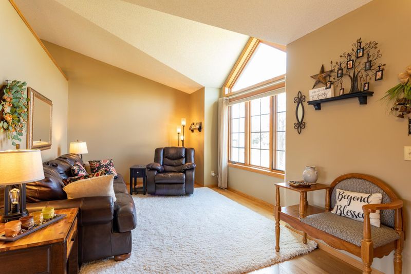 6642 Ruffed Grouse Rd, Lino Lakes, MN 55014