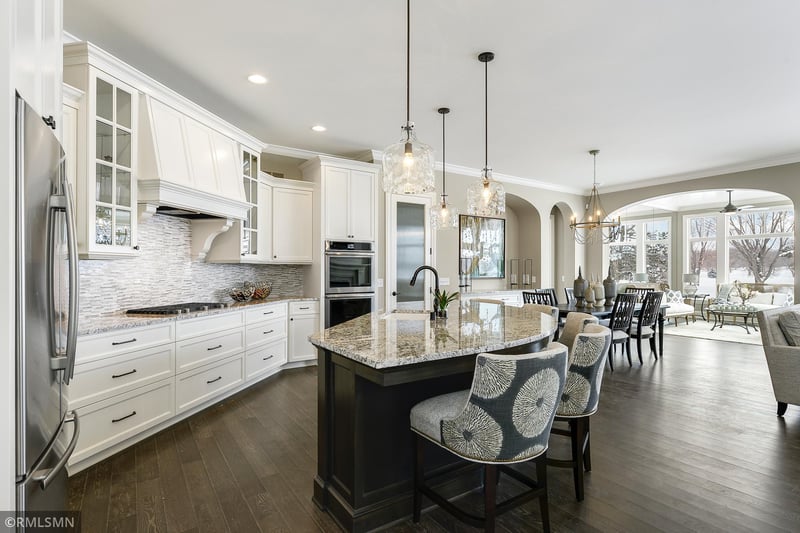 151 Lakeshore Cir, Waconia, MN 55387