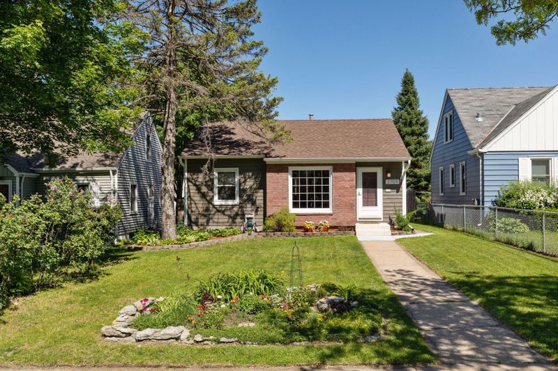 2709 Kentucky Ave S, Saint Louis Park, MN 55426