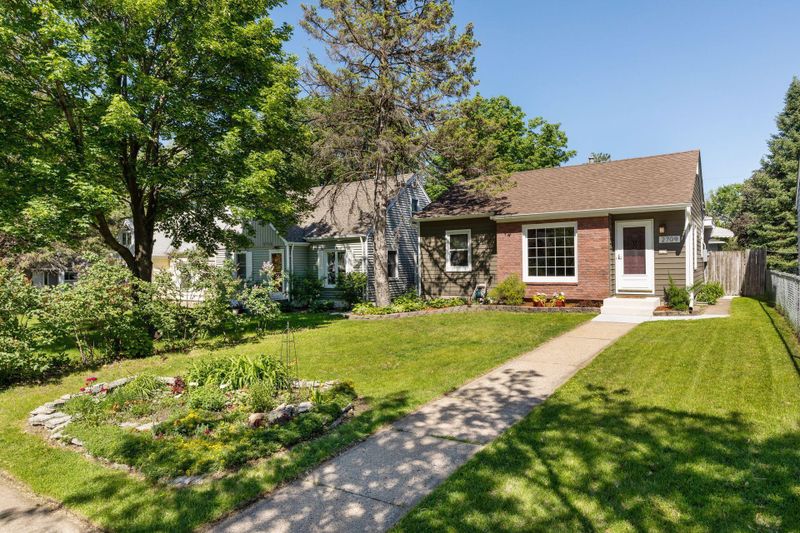 2709 Kentucky Ave S, Saint Louis Park, MN 55426