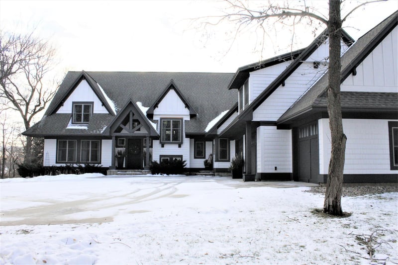 660 Kings Dr, Willmar, MN 56201