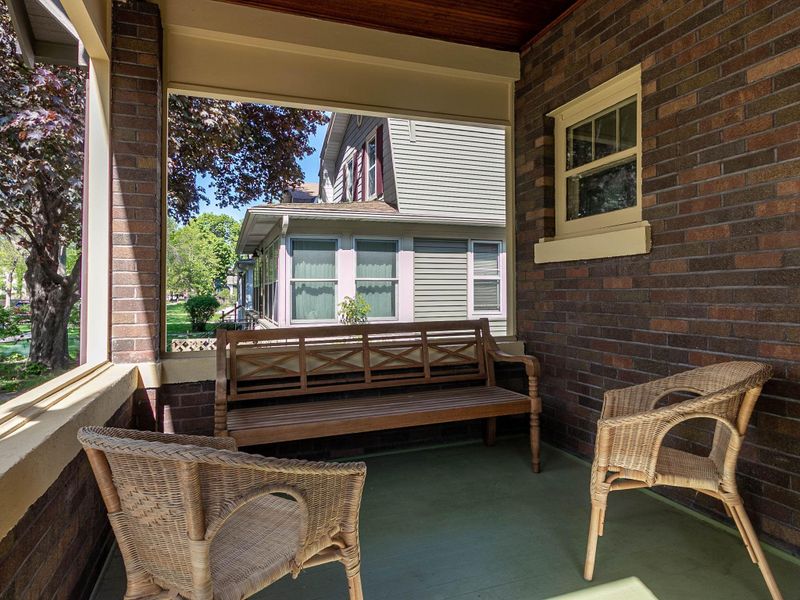 257 Sidney St W, Saint Paul, MN 55107