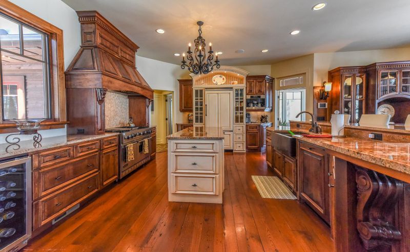 8638 Interlachen Rd, Lake Shore, MN 56468