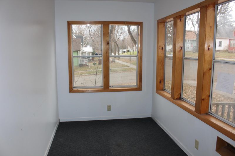 114 S 9th St, Montevideo, MN 56265