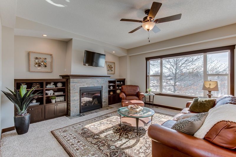 1811 Laramee Ln, Centerville, MN 55038