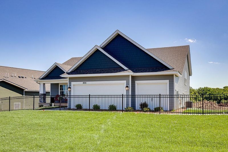 1631 Astoria Dr, Shakopee, MN 55379