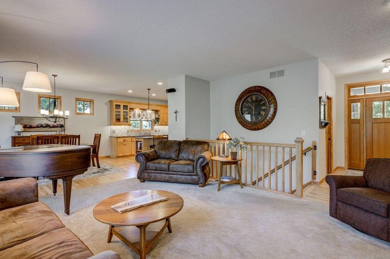 1655 Seashell Ln, Waconia, MN 55387