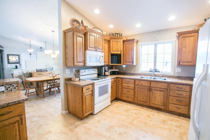 1007 W 2nd St, Madison, MN 56256