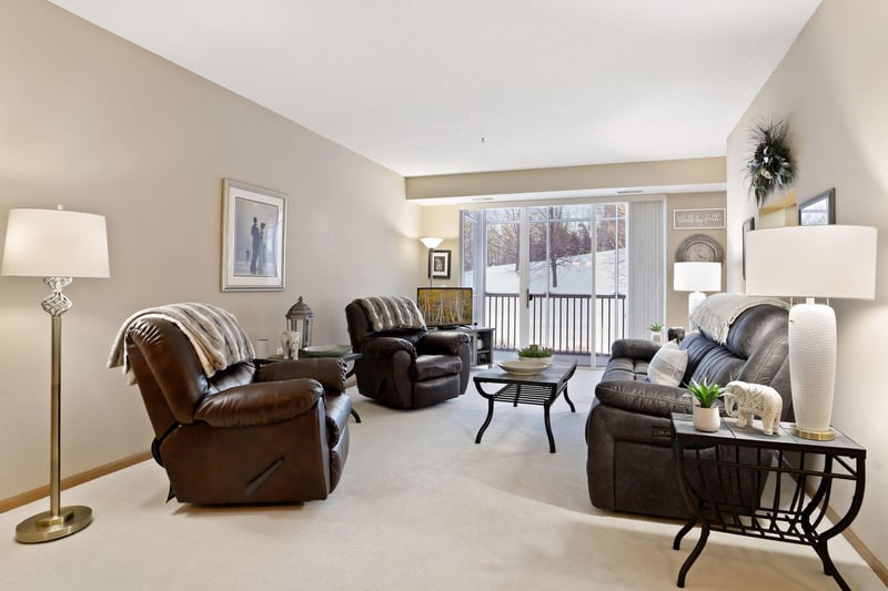 15001 Burnhaven Dr #107, Burnsville, MN 55306
