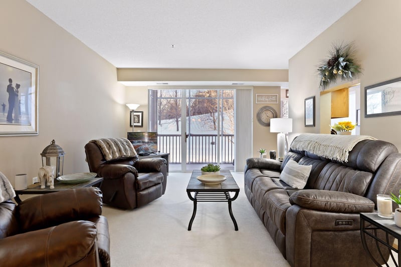 15001 Burnhaven Dr #107, Burnsville, MN 55306