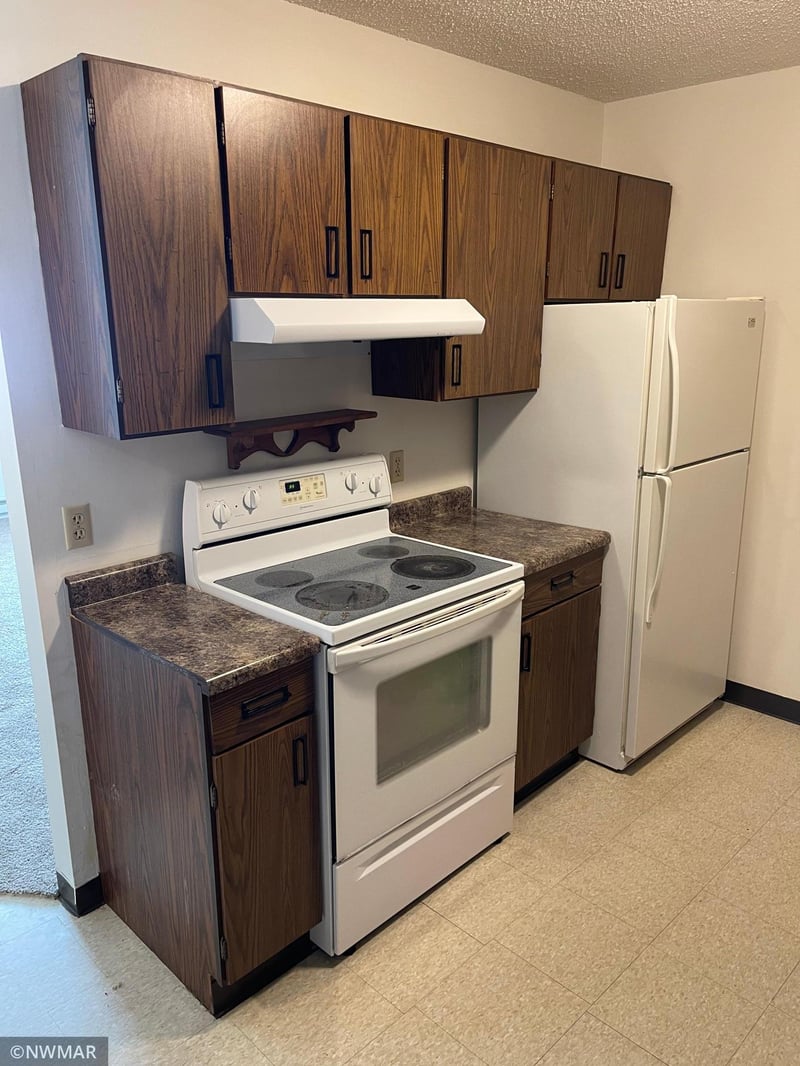 110 S 2nd Ave, Lake Bronson, MN 56734