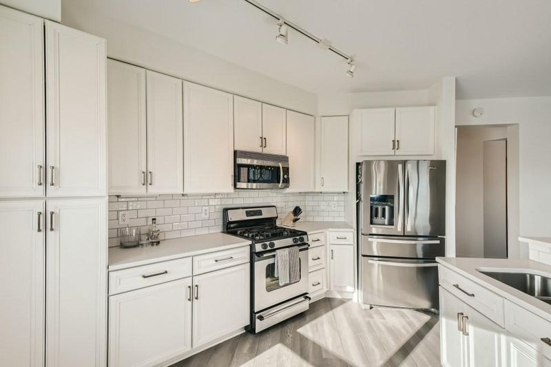500 E Grant St #911, Minneapolis, MN 55404