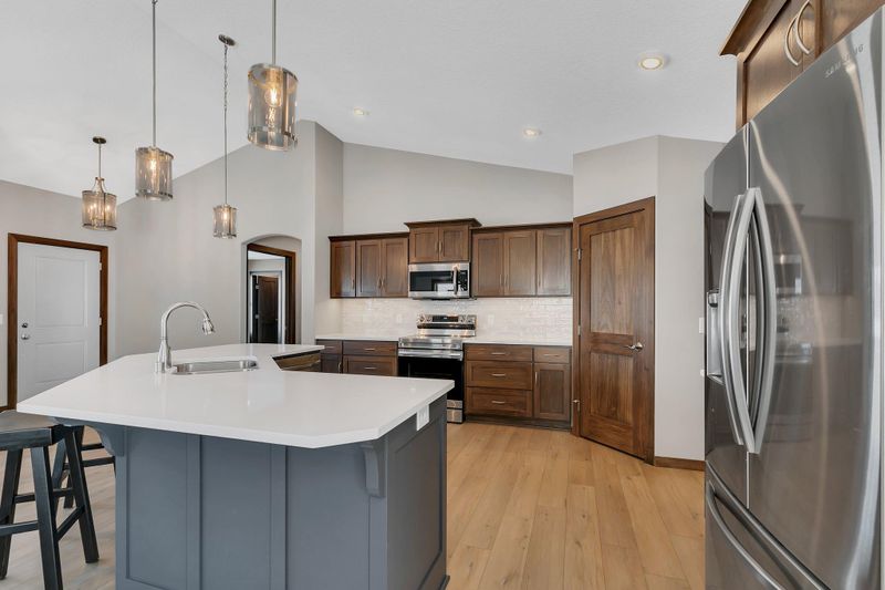 1906 Sandstone Loop S, Sartell, MN 56377