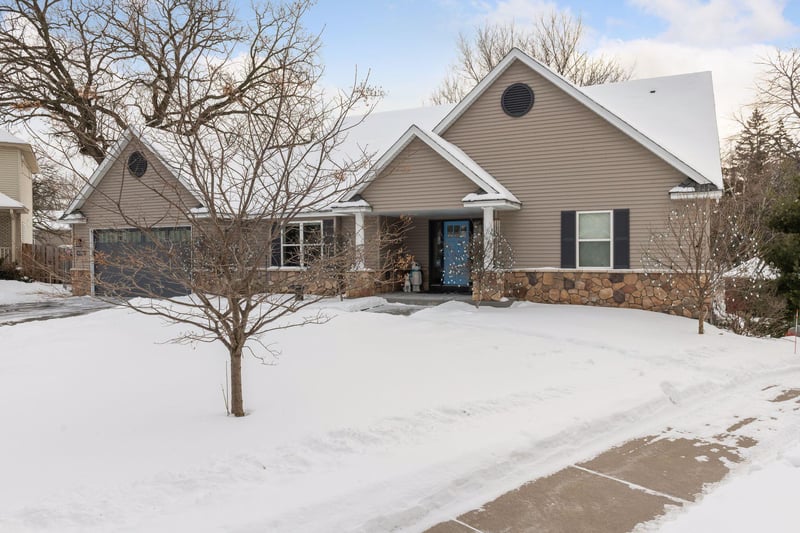 3813 Edgewood Ave N, Crystal, MN 55427