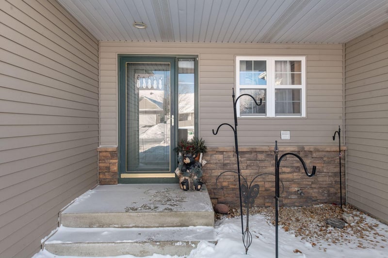 1245 Langewood Dr, Minnetrista, MN 55364