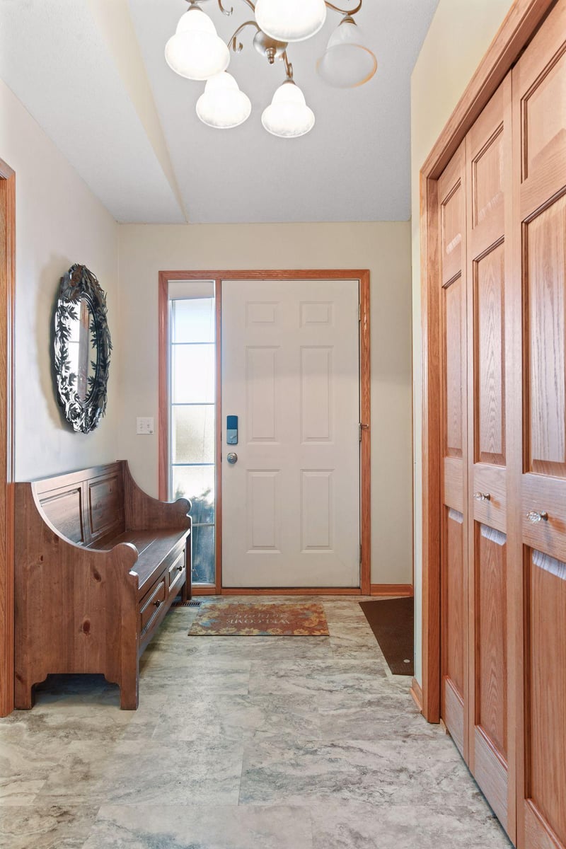 1245 Langewood Dr, Minnetrista, MN 55364