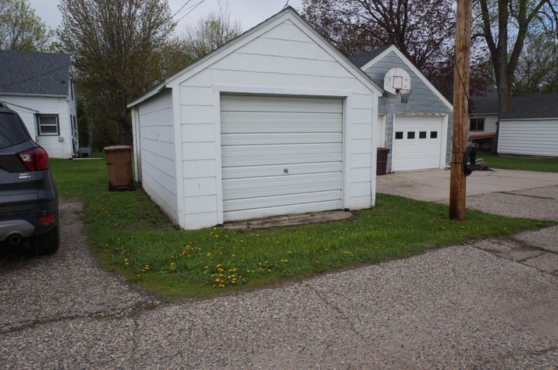 220 S 11th St, Montevideo, MN 56265