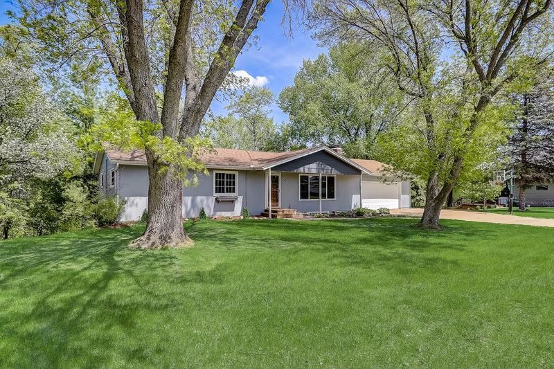 1225 Sandy Ln, Monticello, MN 55362