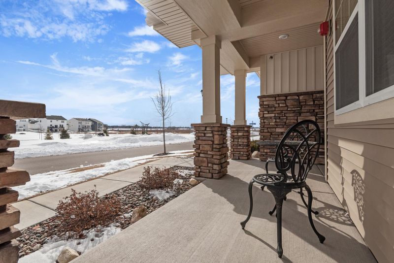 19548 Parkview Ln, Rogers, MN 55311