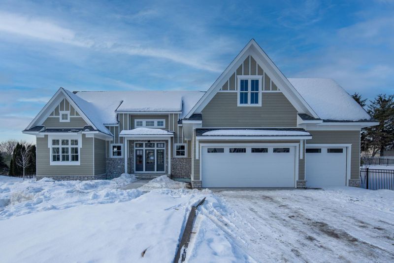 4009 Haven Woods Ct, Eagan, MN 55123