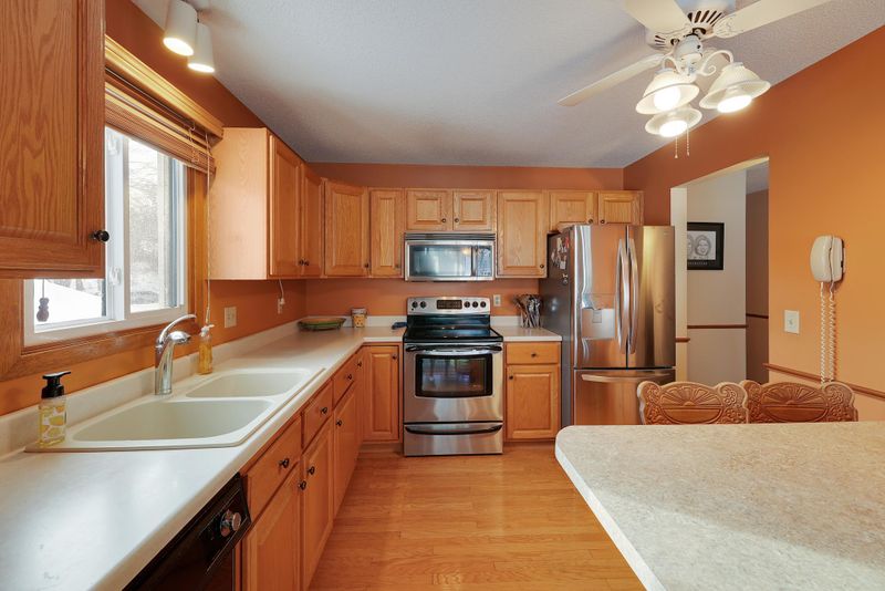 14404 Fairway Dr, Eden Prairie, MN 55344