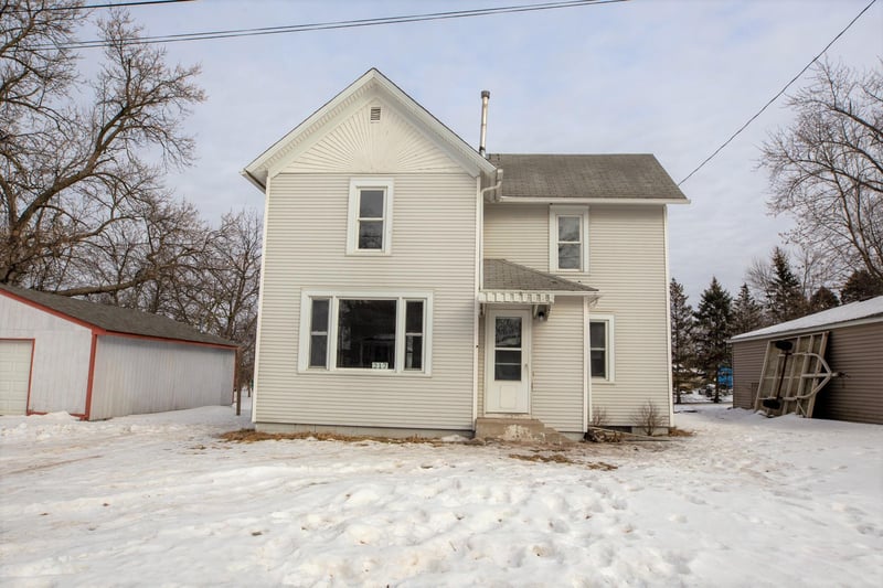 217 1st Ave NE, Plato, MN 55370