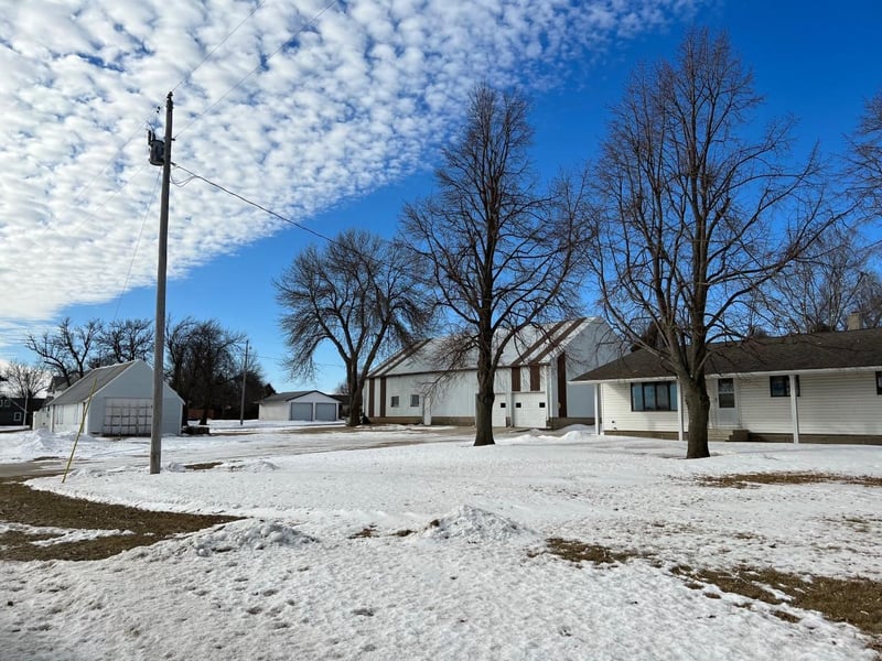 11065 Birkett Ave, Leota, MN 56153
