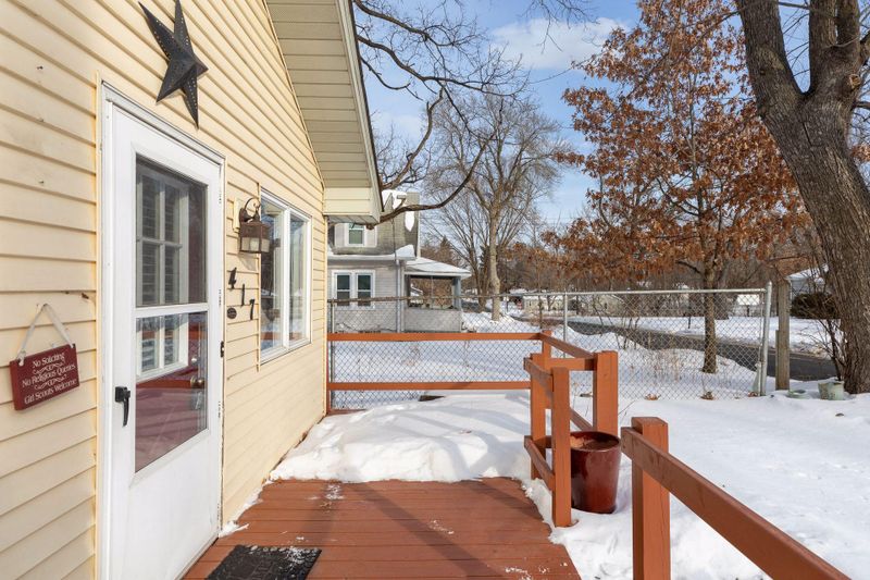 417 Warner Ave S, Willernie, MN 55090