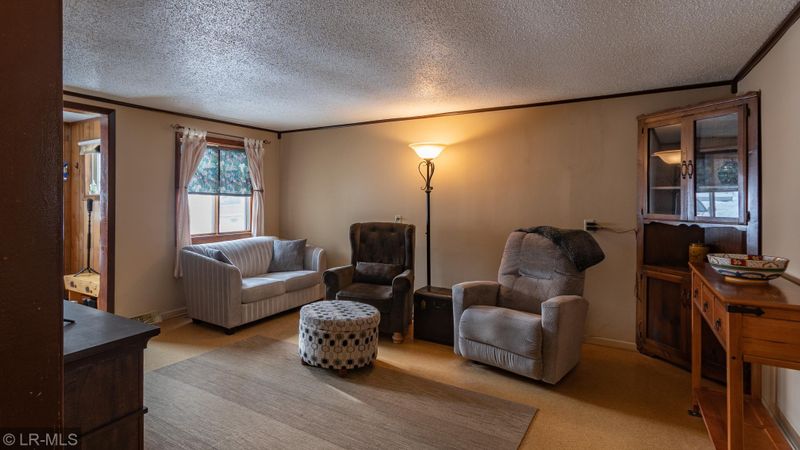 304 1st St SE, Bertha, MN 56437