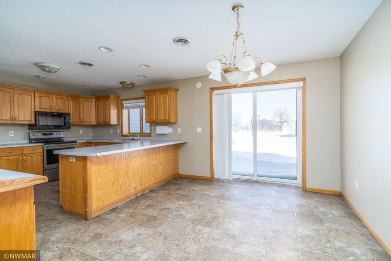 1210 Walsh St, Crookston, MN 56716