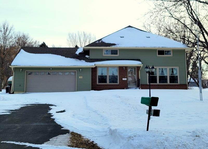 739 2nd Ave NW, Browns Valley, MN 56219