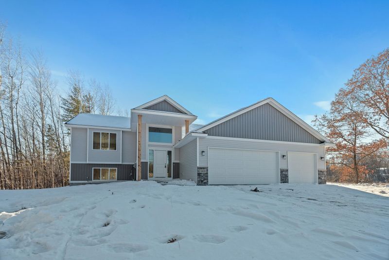 1315 7th Ave NE, Isanti, MN 55040