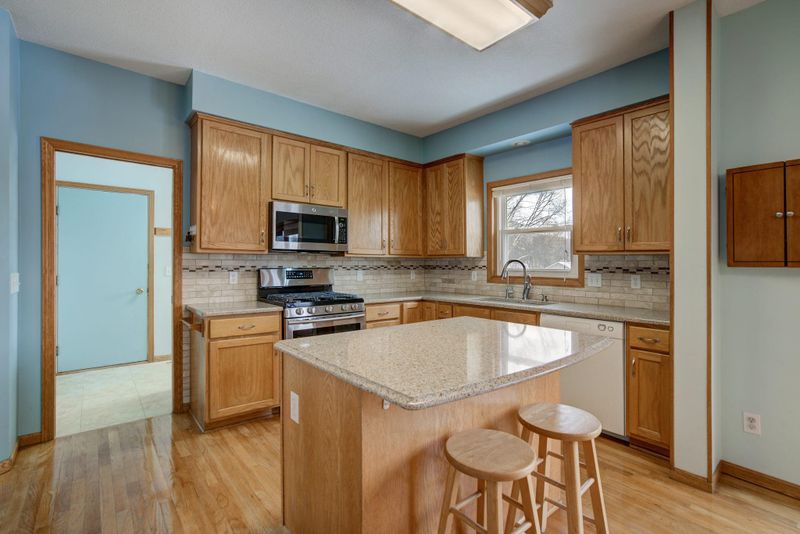 16919 Javelin Ave, Lakeville, MN 55044