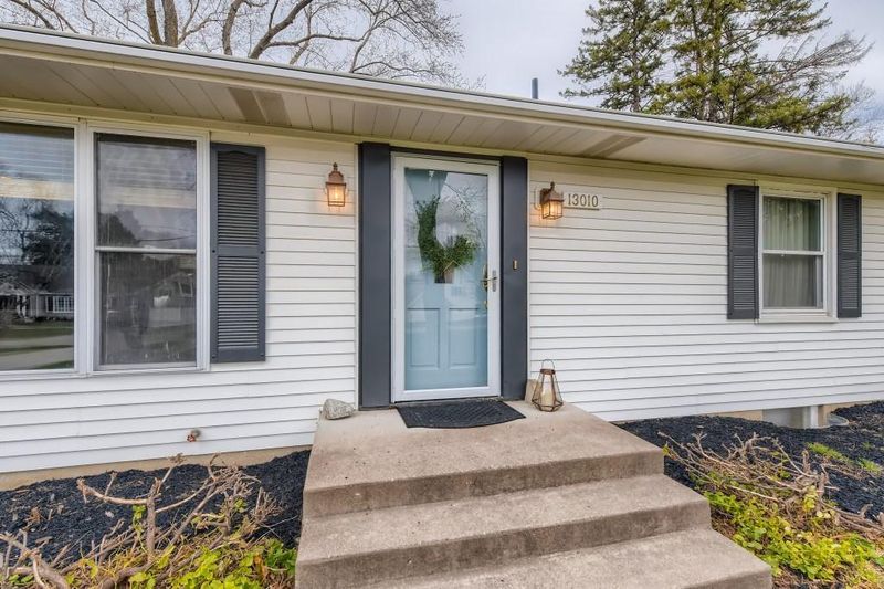 13010 Inverness Rd, Minnetonka, MN 55305